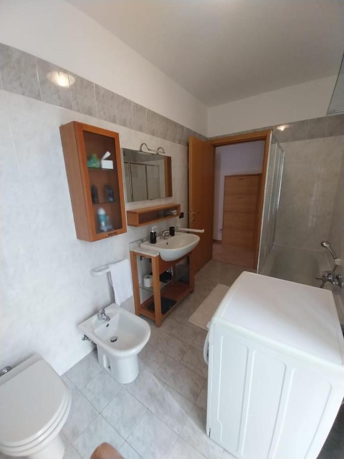דירות דסנזאנו דל גארדה Casa Adela מראה חיצוני תמונה