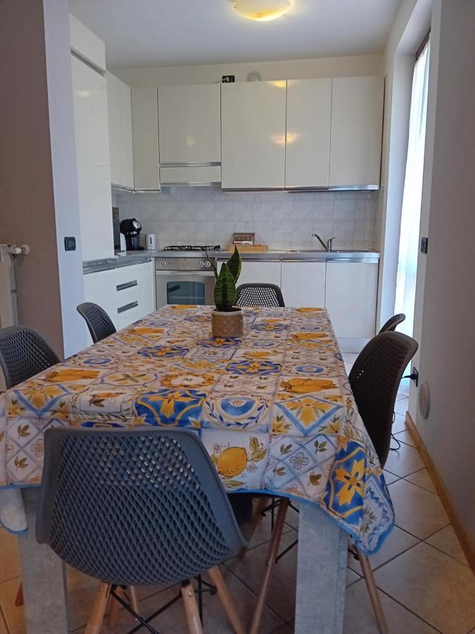 דירות דסנזאנו דל גארדה Casa Adela מראה חיצוני תמונה