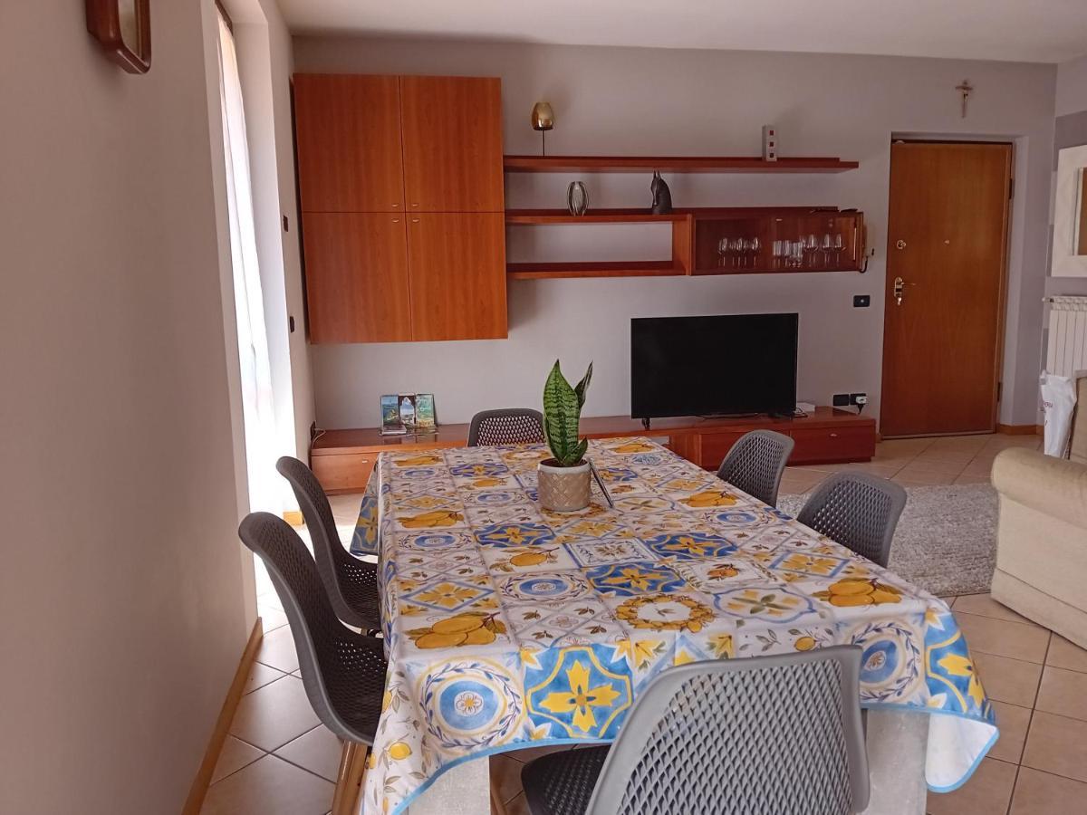 דירות דסנזאנו דל גארדה Casa Adela מראה חיצוני תמונה